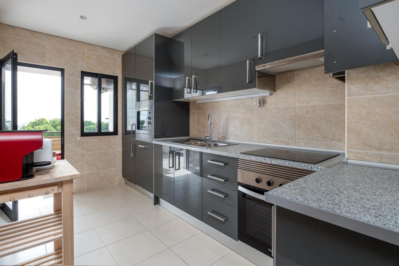 Apartment - Spacious With Swimming Pool & View *