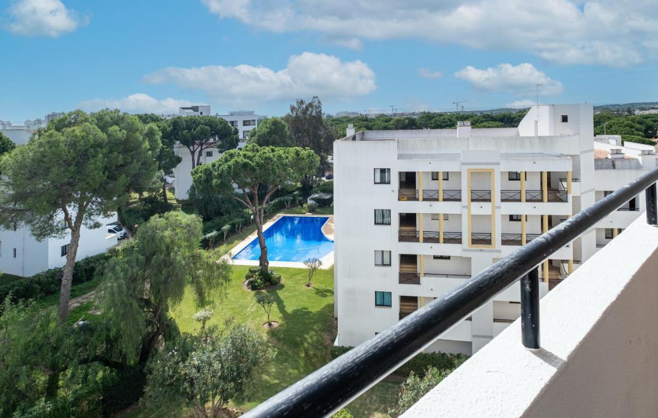 - Spacious With Swimming Pool & View Appartement Vilamoura